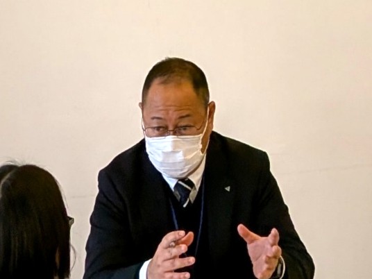 支援教育カウンセラーによる中学不登校に関する無料相談会　相談の様子